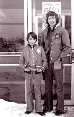 Mark Blandford, wearing his Optimist Lancers jacket, and Larry Blandford, in his Toronto Optimists jacket (1972)
Photo by Don Daber
Keywords: 1972