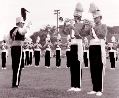 L-R: Andy Henderson, drum major, Bill Holloway and Doug MacKenzie playing duet in El Cumbanchero; Toronto Optimists (Menominee, MI, 1964)
Photo by Don Daber
Keywords: 1964